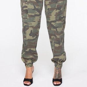 Cadet Kim Oversized Camo pants Size large Fashion Nova Large Bnib